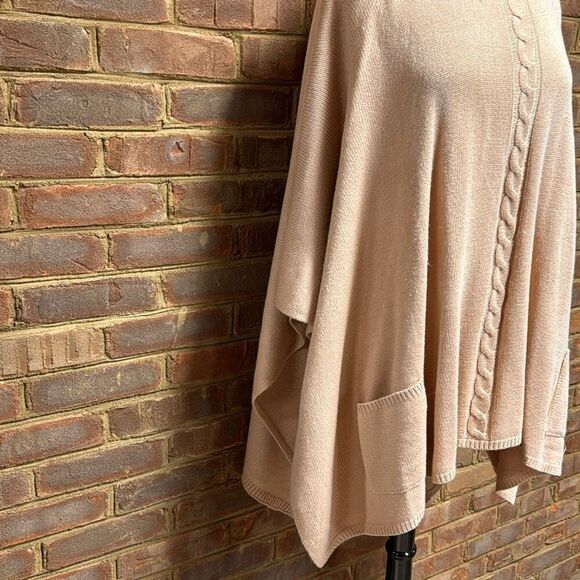 Shiraleah Women’s Turtleneck Sweater Cape Poncho One Size - Picture 3 of 6